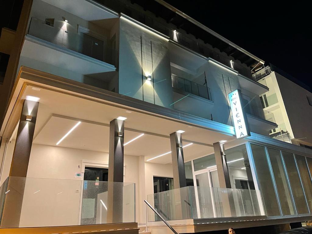 Hotel Vienna Rivazzurra Rimini Exterior foto